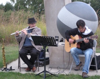 Johnathan Beckett and Young Kim performing at the 2011 Meadowbrook Jazz Walk